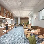 Sunrise Blue Magic 酒店