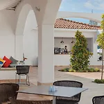 Sunrise Blue Magic 酒店